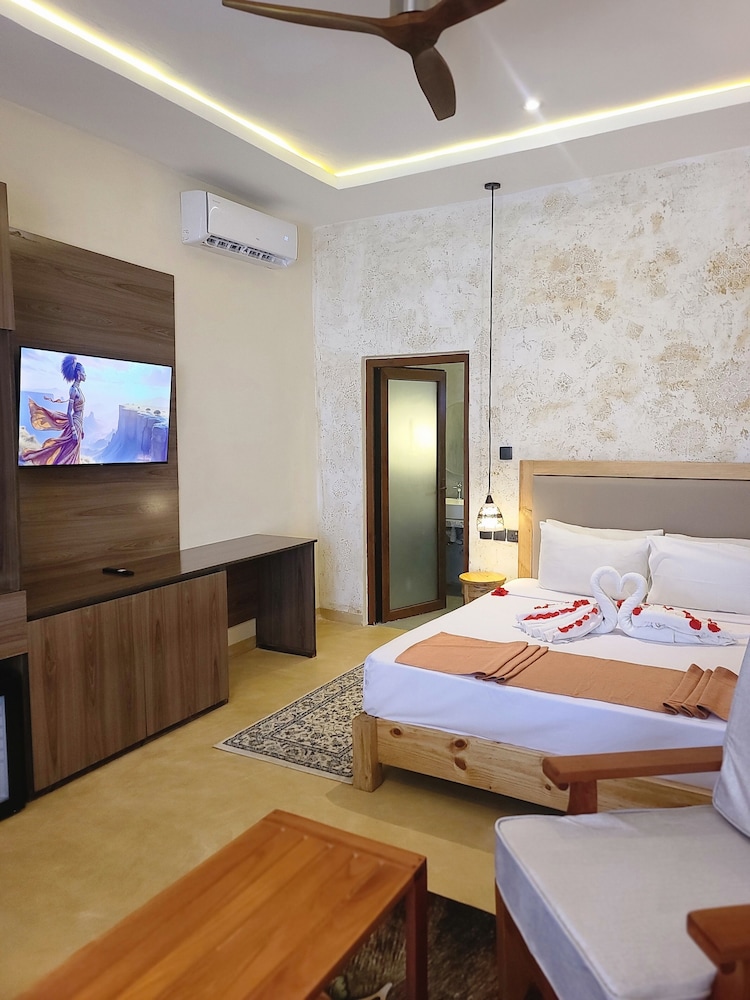 Luxury, King Bed, Garden Area