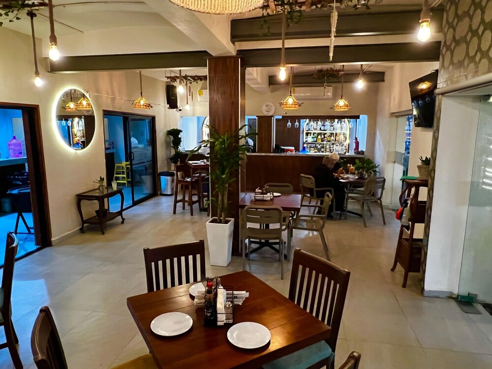 restaurant cafeteria