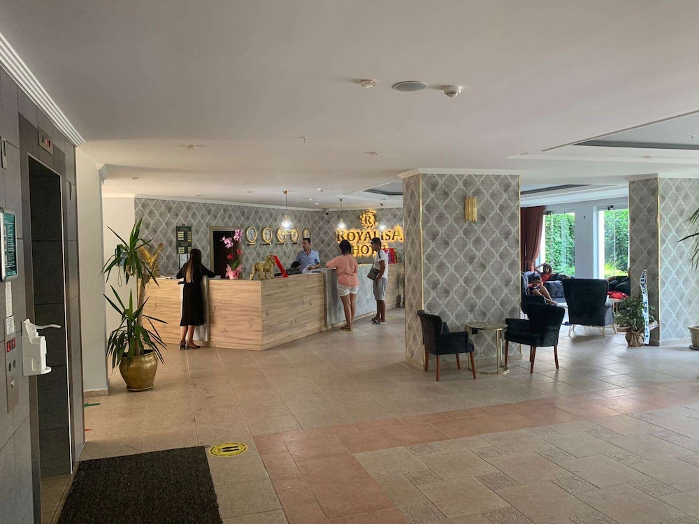 Grand Alisa Hotel 7/61