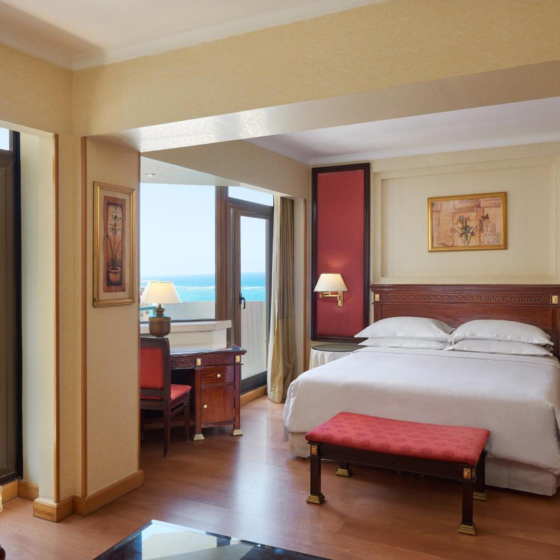 Hospitality, Suite, Queen Bed, Garden View, Balcony, High Floor