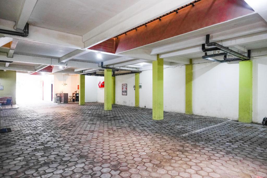 RedDoorz Syariah near Assalaam - UMS 35/47