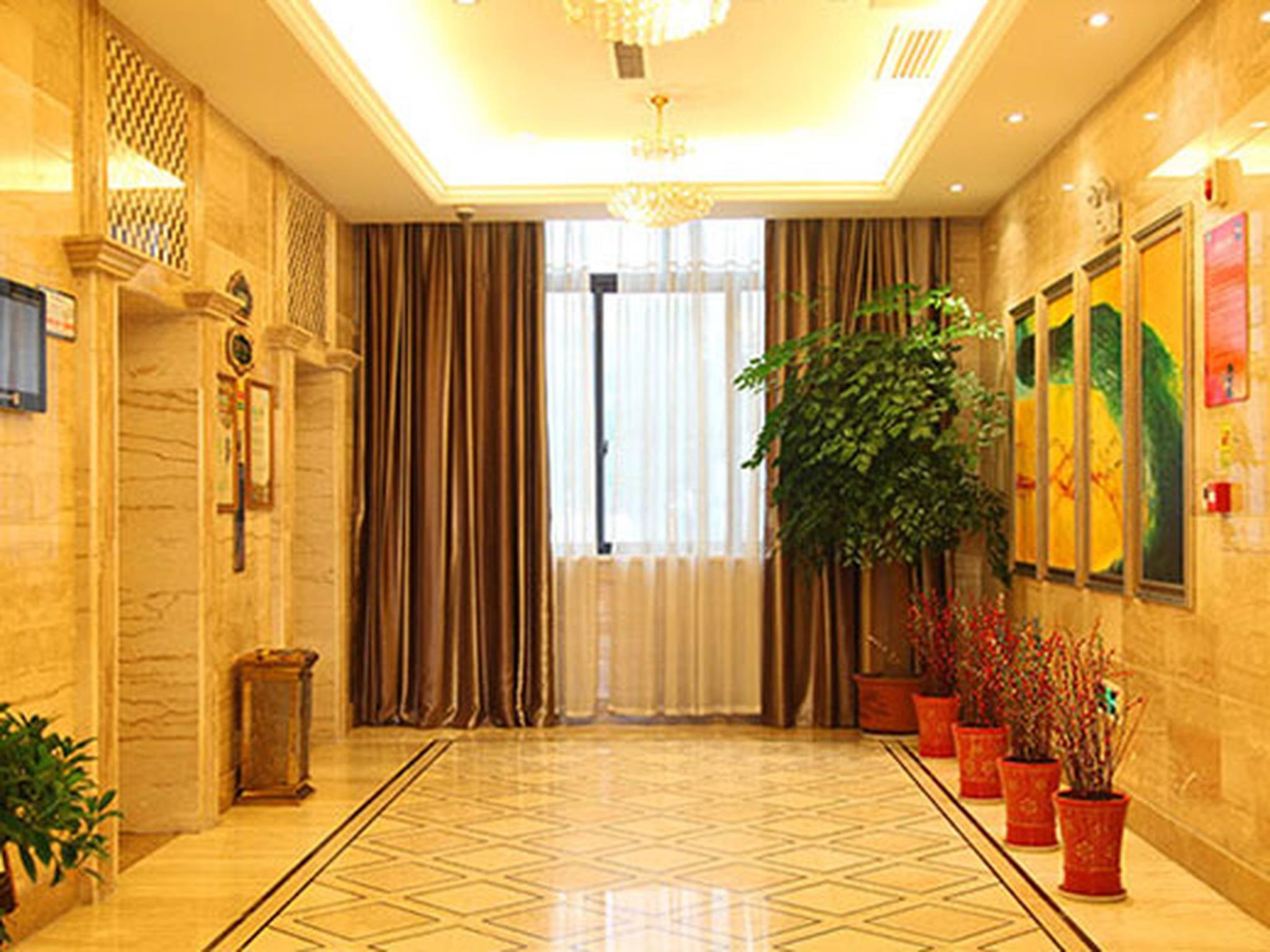 Vienna Hotel (Jiangyin Qishan Road) 25/28