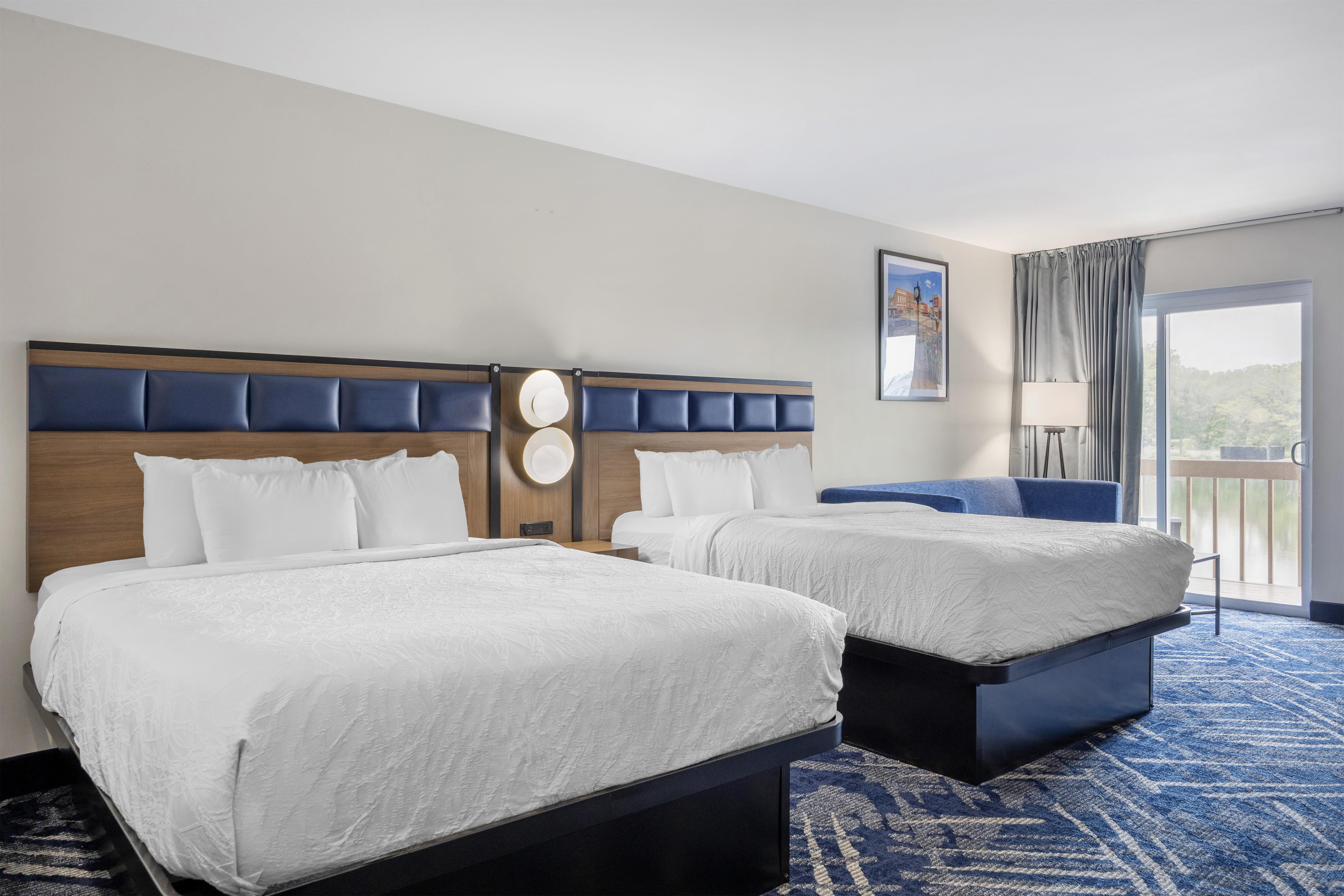 Room, 2 Queen Beds, Lake Side, Sofa