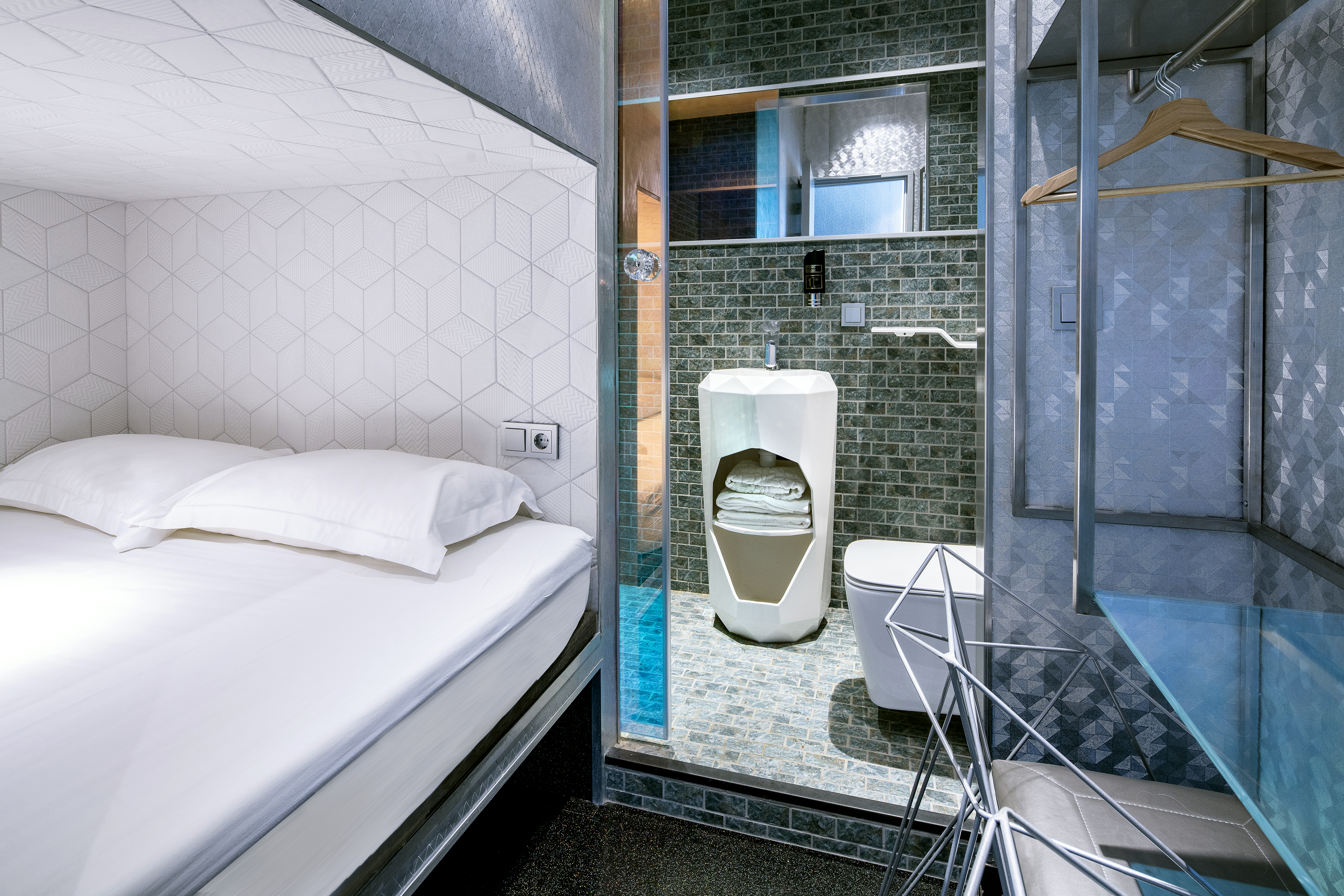 Diamond Capsule Hotel Amsterdam South 22/32