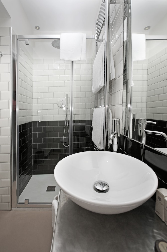 Trevi Contemporary Suite 35/42
