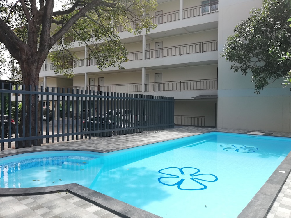 Ap Apartment 44/54