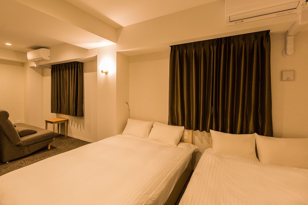 Hotel Ninestates Hakata 11/50