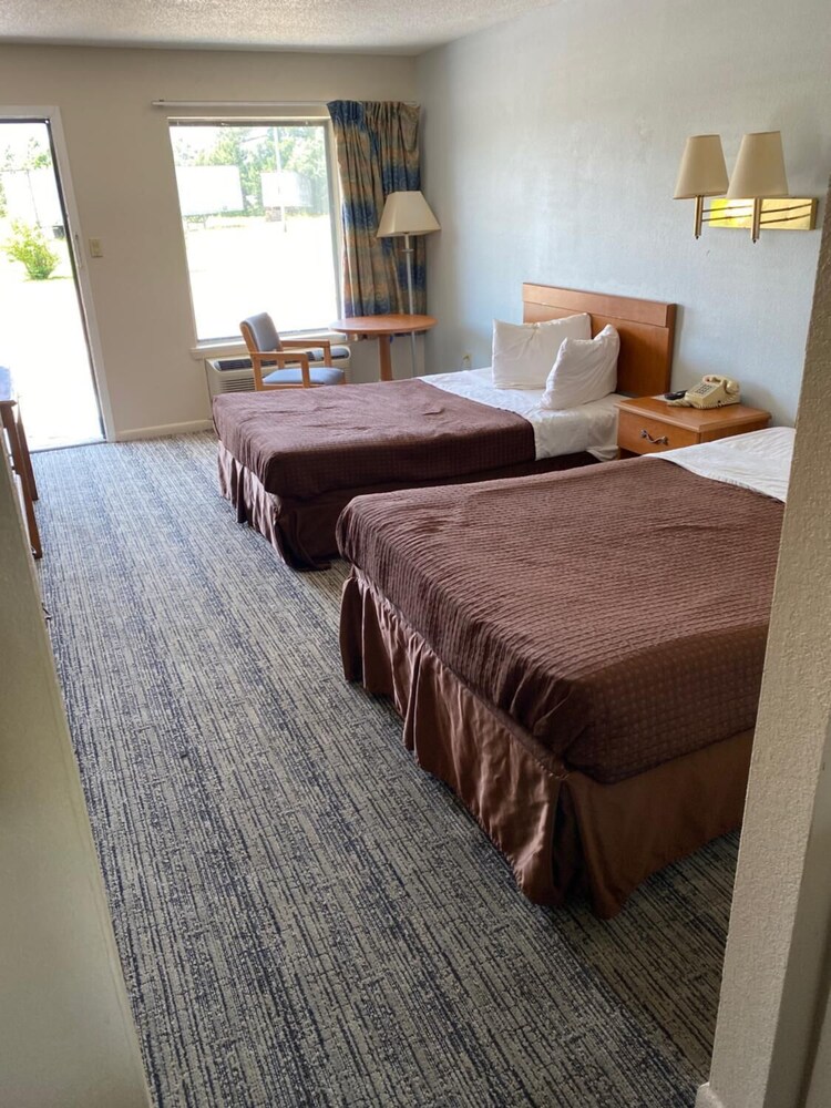 America's Best Inn Brinkley 8/19