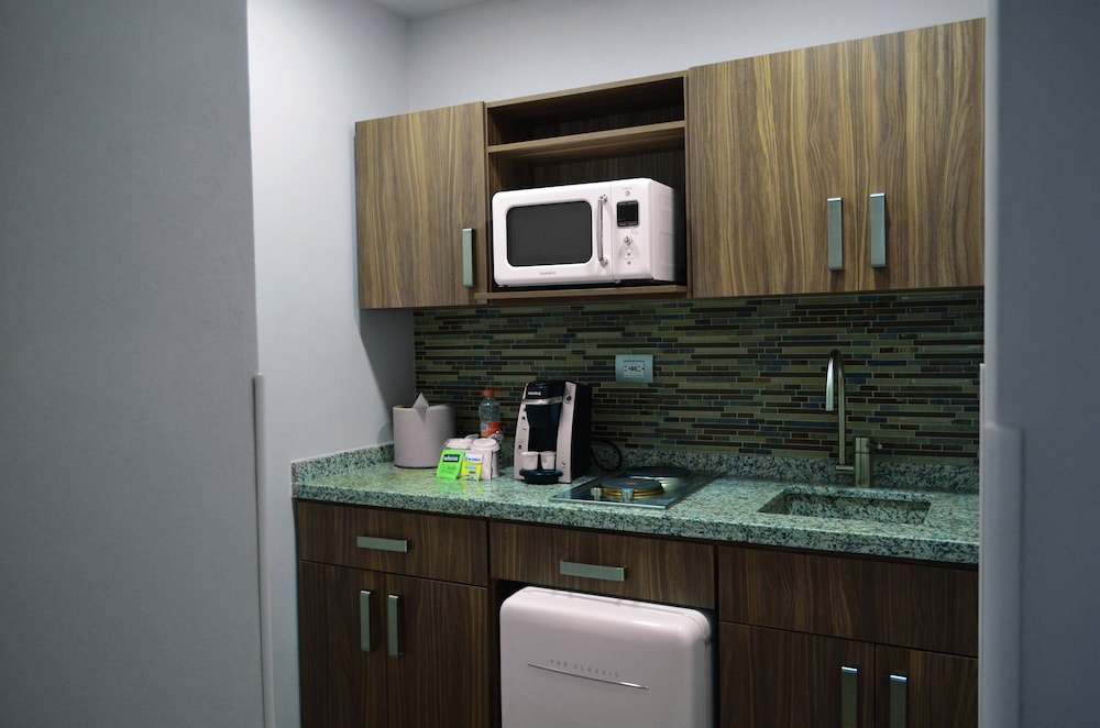 Holiday Inn Express And Suites Ciudad Obregon 62/77