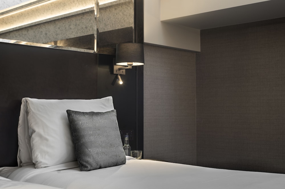 Camden Enterprise Hotel 30/50