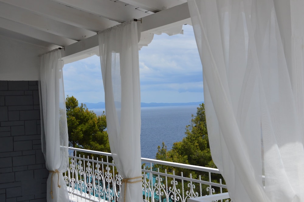 Aelia Sea View Studios 22/42