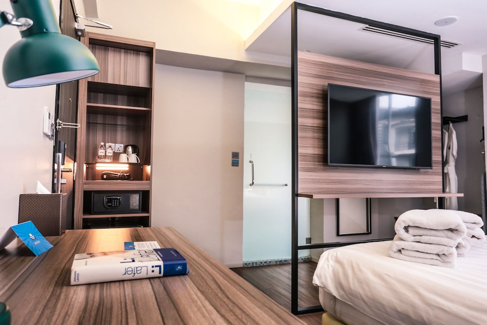 Days Hotel and Suites by Wyndham Fraser Business Park KL 25/40