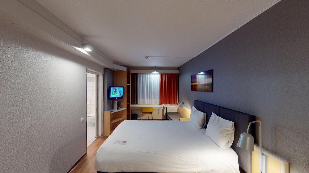Ibis Cologne Airport Hotel 21/50