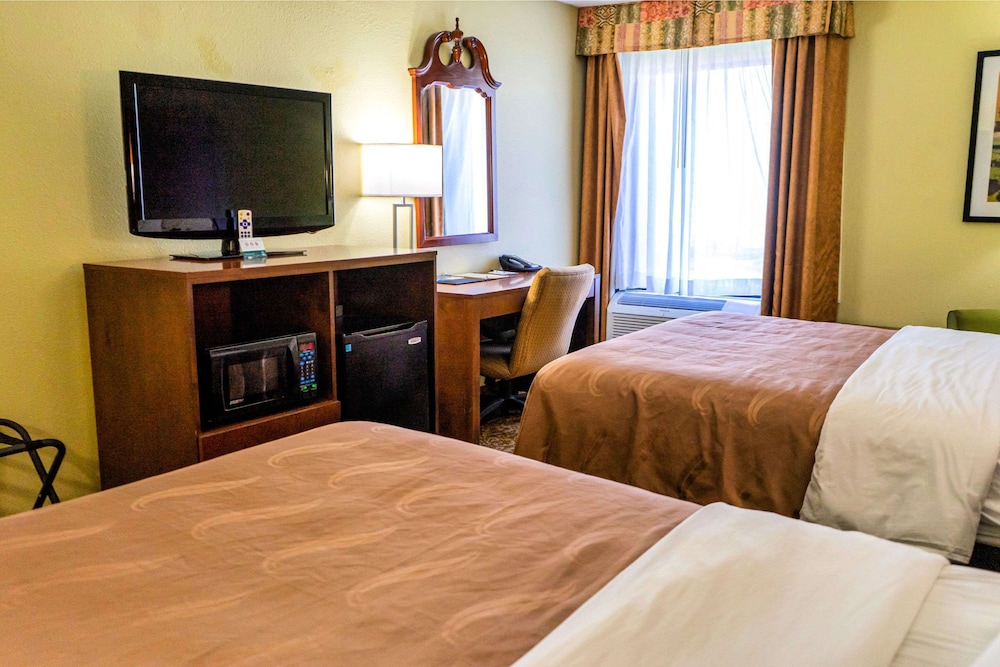 Quality Inn Whiteville North 24/37