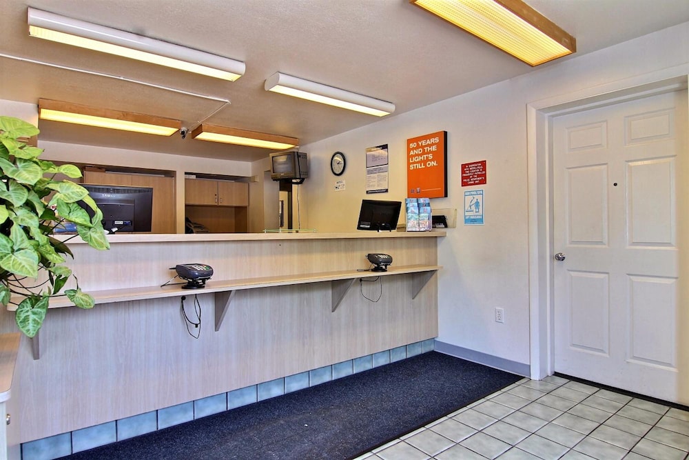 Motel6 Merrillville, IN 6/53