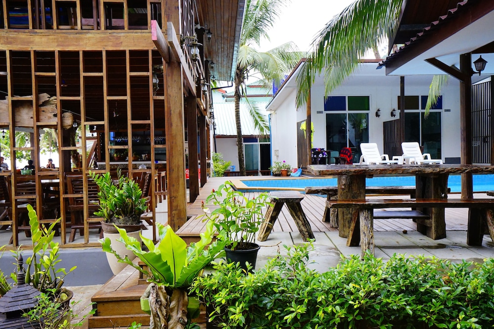 Apple Beachfront Resort 42/69