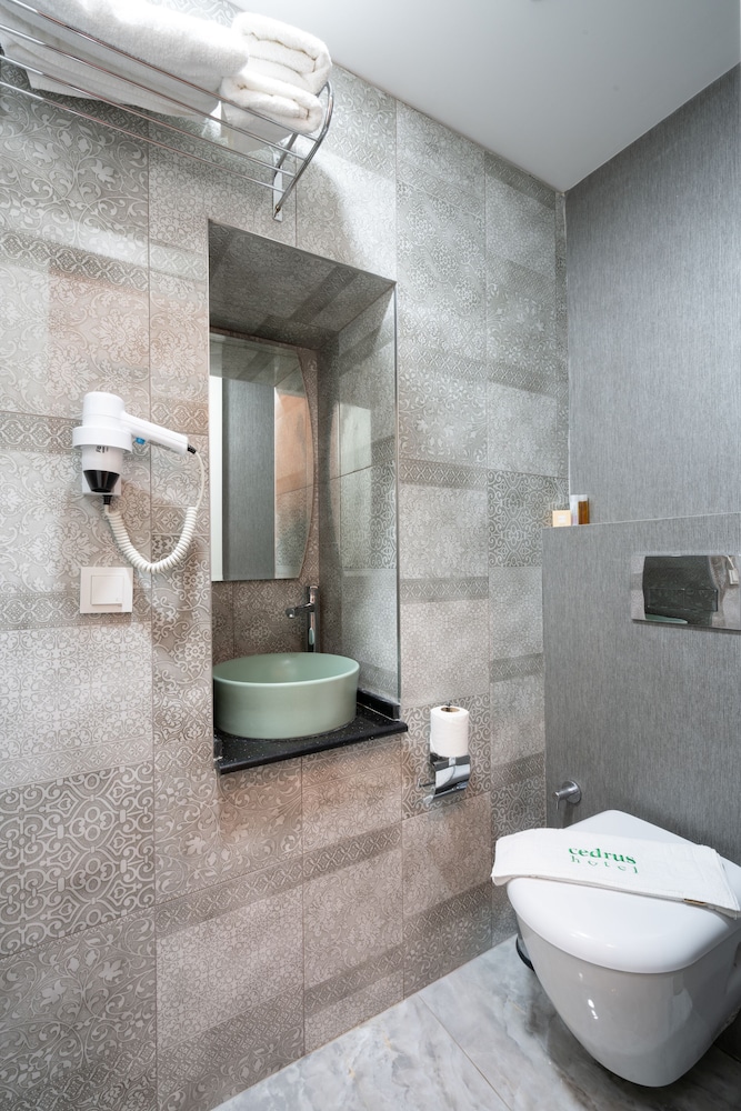 Cedrus Hotel 45/50