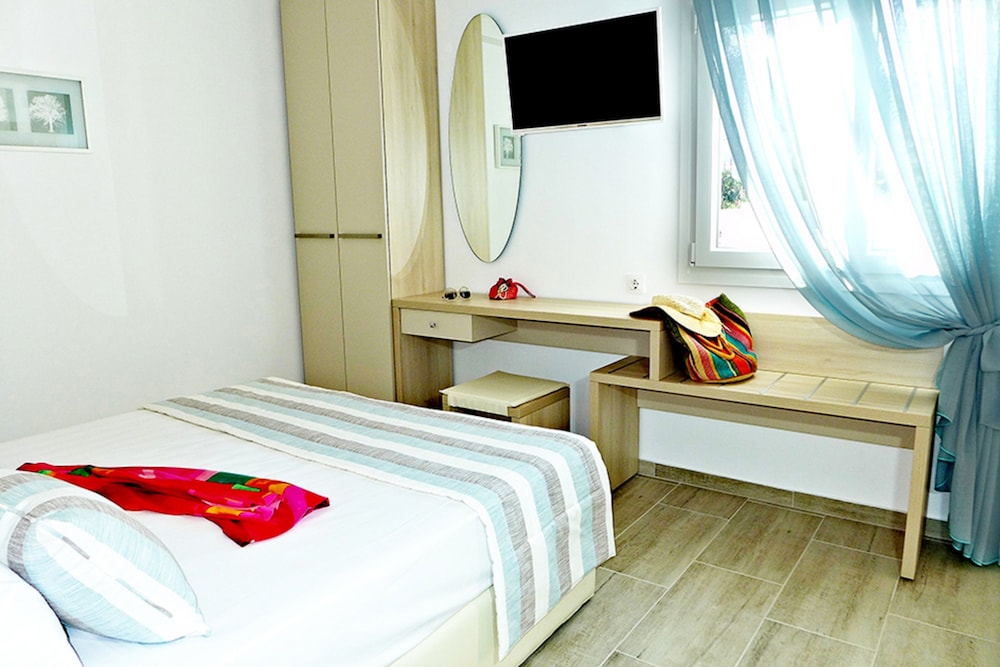 Amaryllis Beach Hotel 6/50