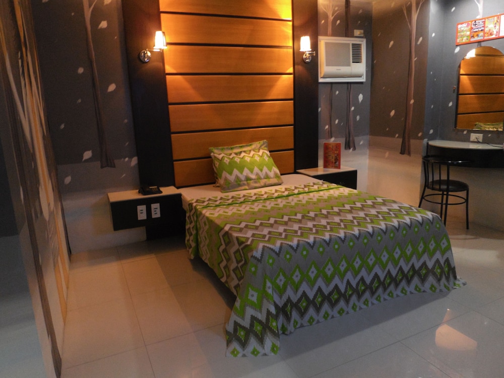 Harts Hotel Quezon City 14/30