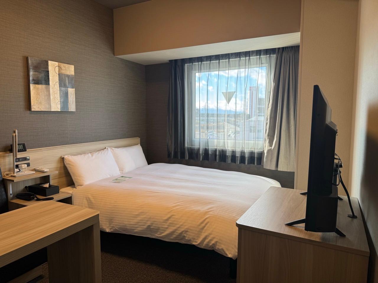 Room, Semi Double Bed, Electronic Cigarette Only, Smoking