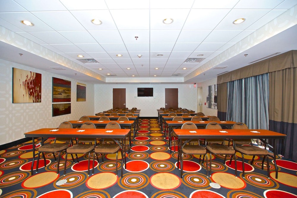 Hampton Inn Atlanta Mcdonough 42/44