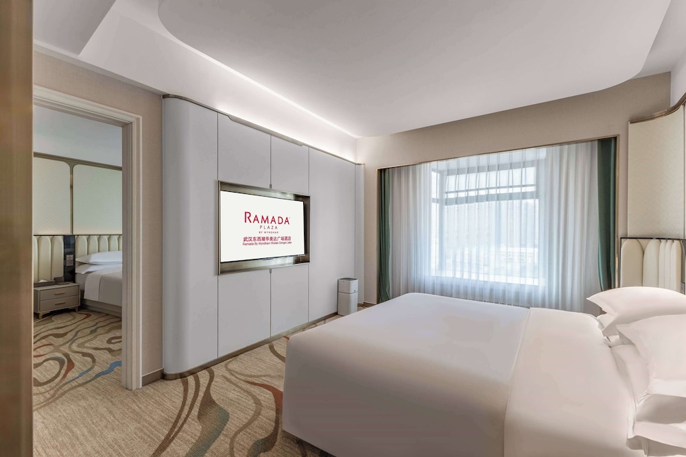 Ramada Plaza by Wyndham Wuhan Dongxi Lake 20/40