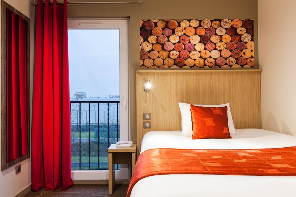 غرفة مفردة بسرير فردي لذوي الإعاقة