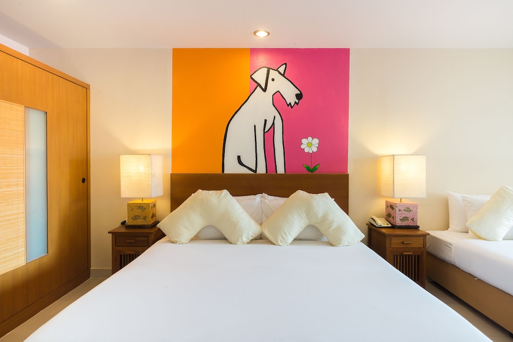 Deluxe, 2 King Beds, Pet Friendly, Pool Access