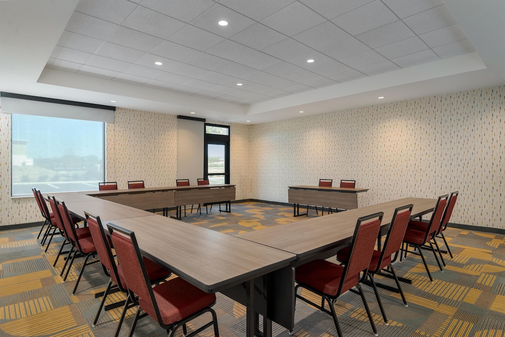 Home2 Suites by Hilton Riverview Tampa 35/54