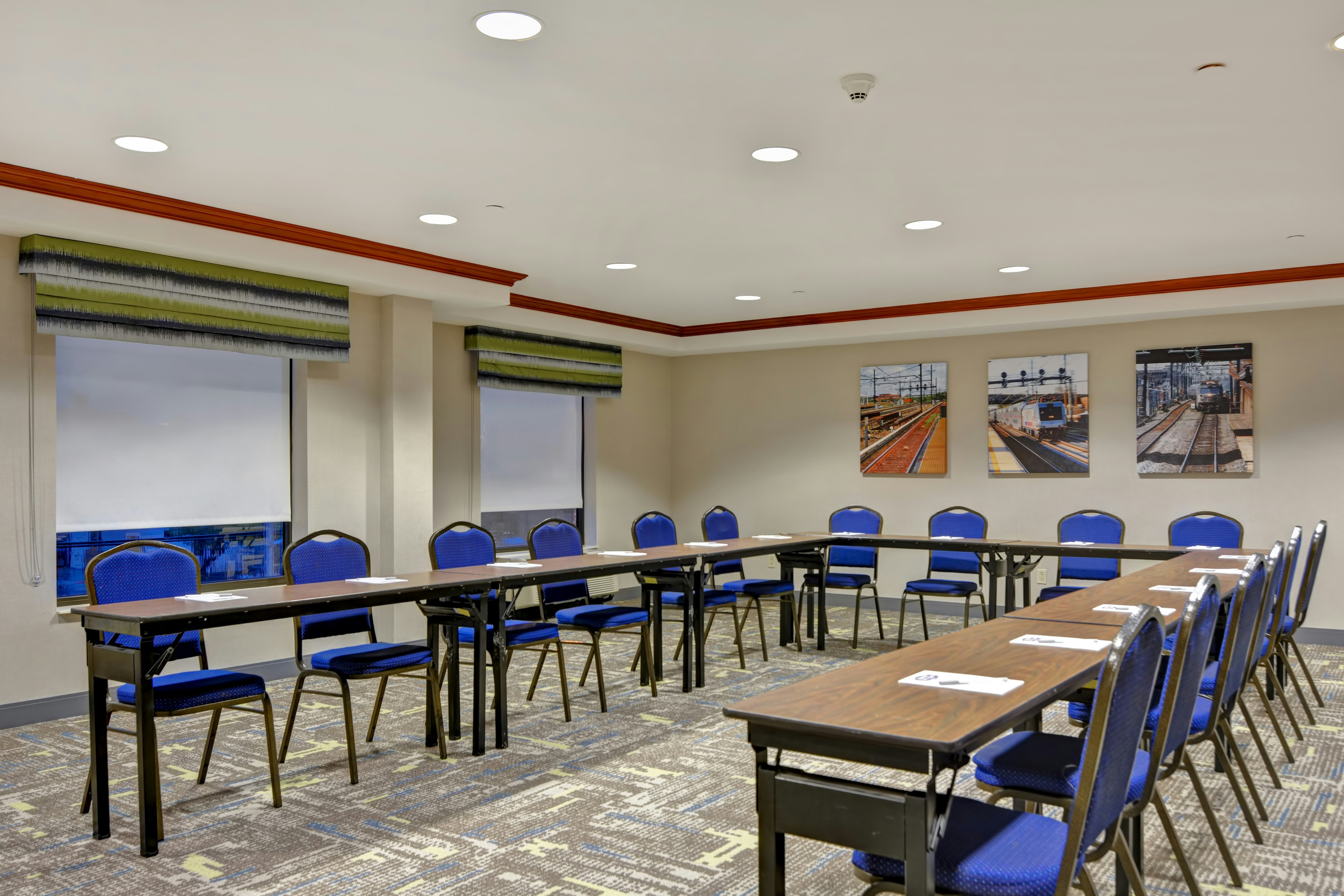 Hampton Inn Suites Newark Harrison Riverwalk 52/60