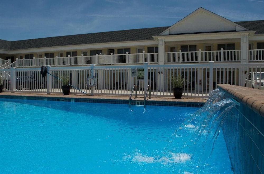 The Beach Club on Madison Avenue 3/34