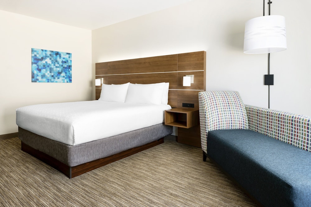 Holiday Inn Express & Suites Oakhurst Yosemite Park Area 14/48
