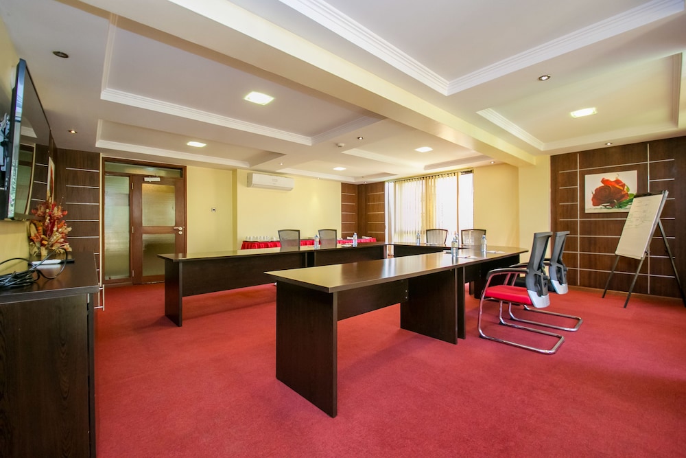 Waridi Paradise Apartment Hotel 13/72