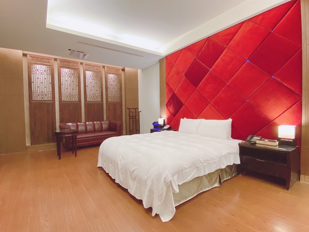 Orient Luxury Villa Motel 12/37