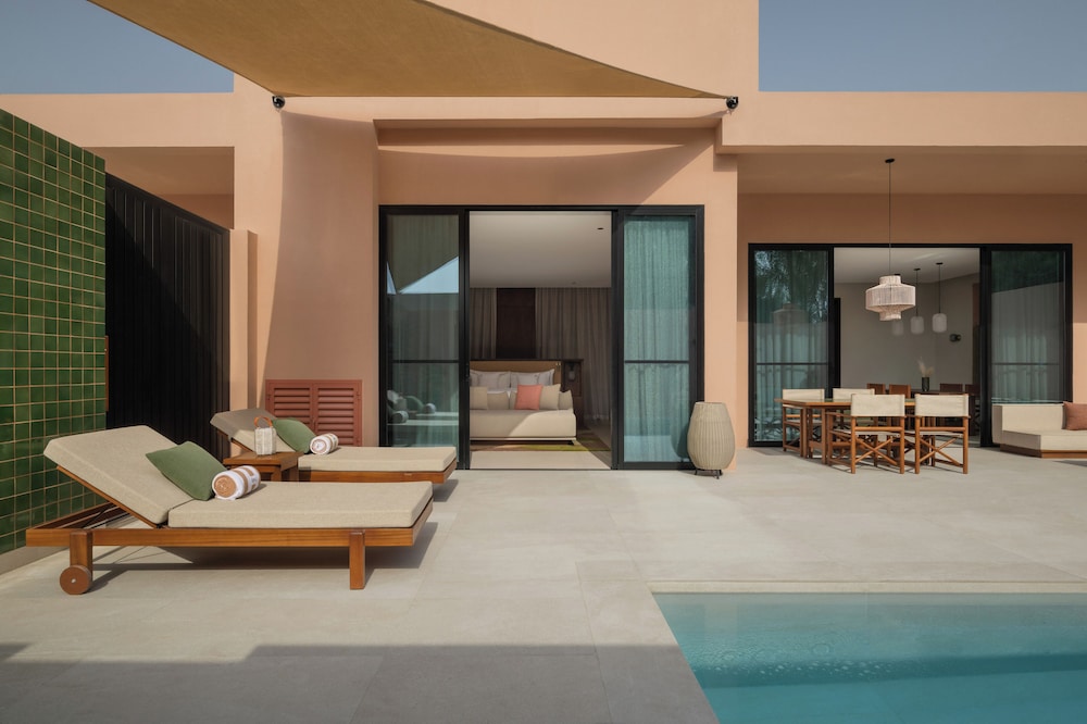 swimming pool spa