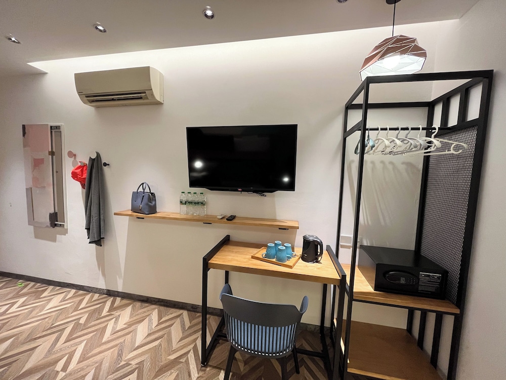 Apple 1 Hotel Queensbay 58/64