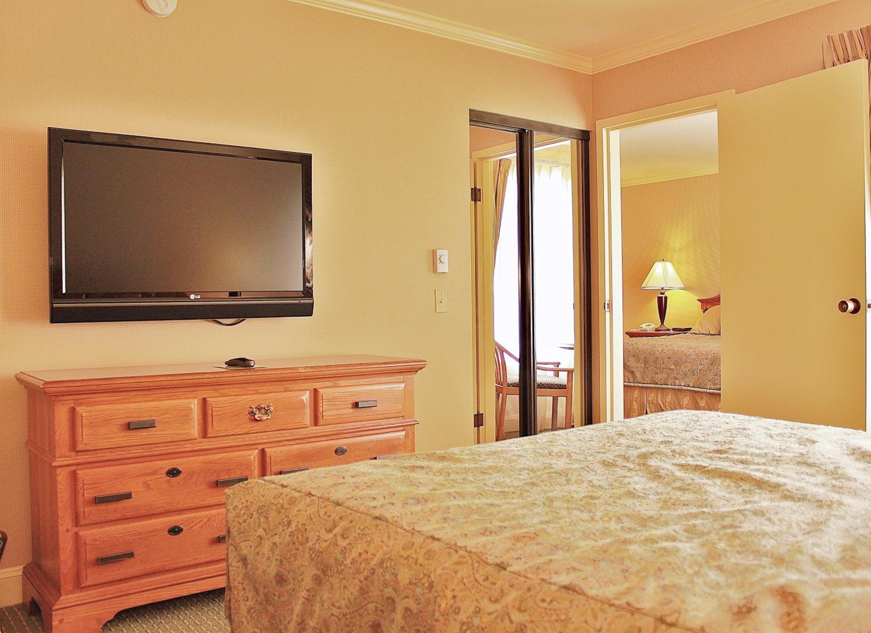 Columbus Motor Inn 15/25
