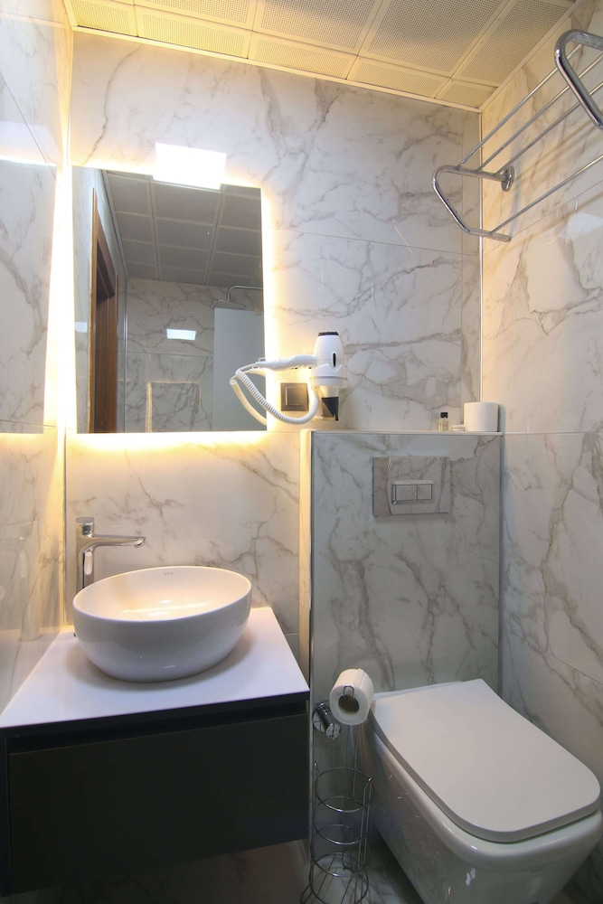 Grand Zara Hotel 41/49