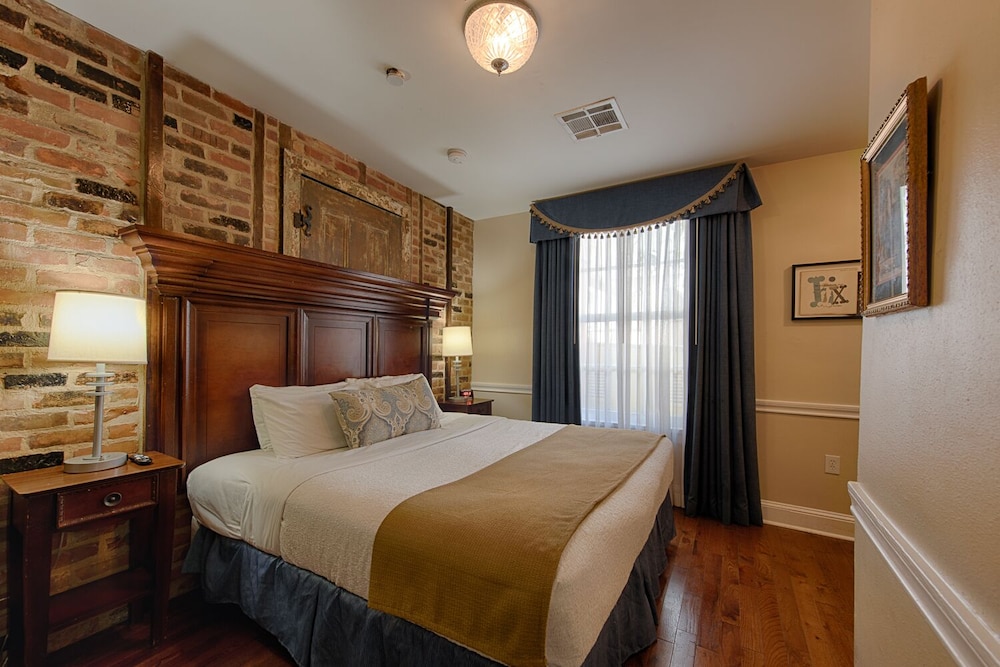 Hotel St Pierre French Quarter 37/78