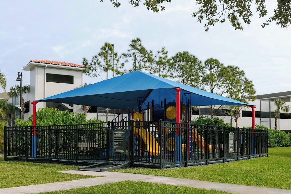 Sonder Vista Cay 46/50