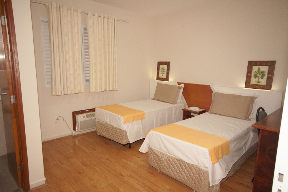 Laparos Hotel 12/24