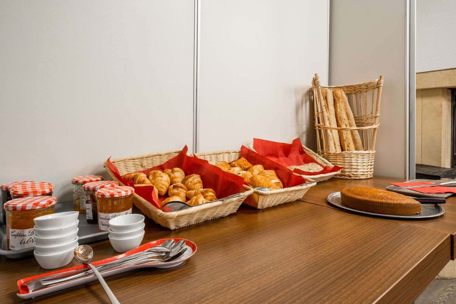 Comfort Hotel Etampes 24/27