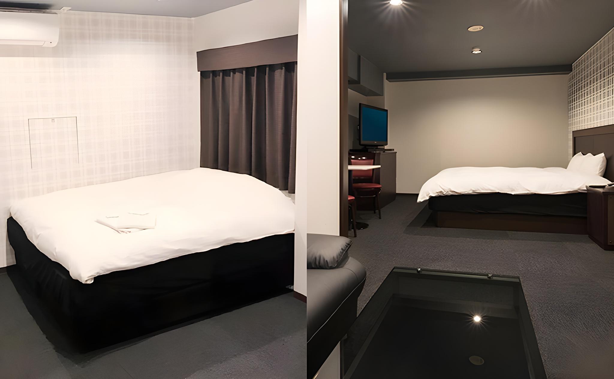 Deluxe, 1 King and 2 Queen Beds, 2 Queen Beds