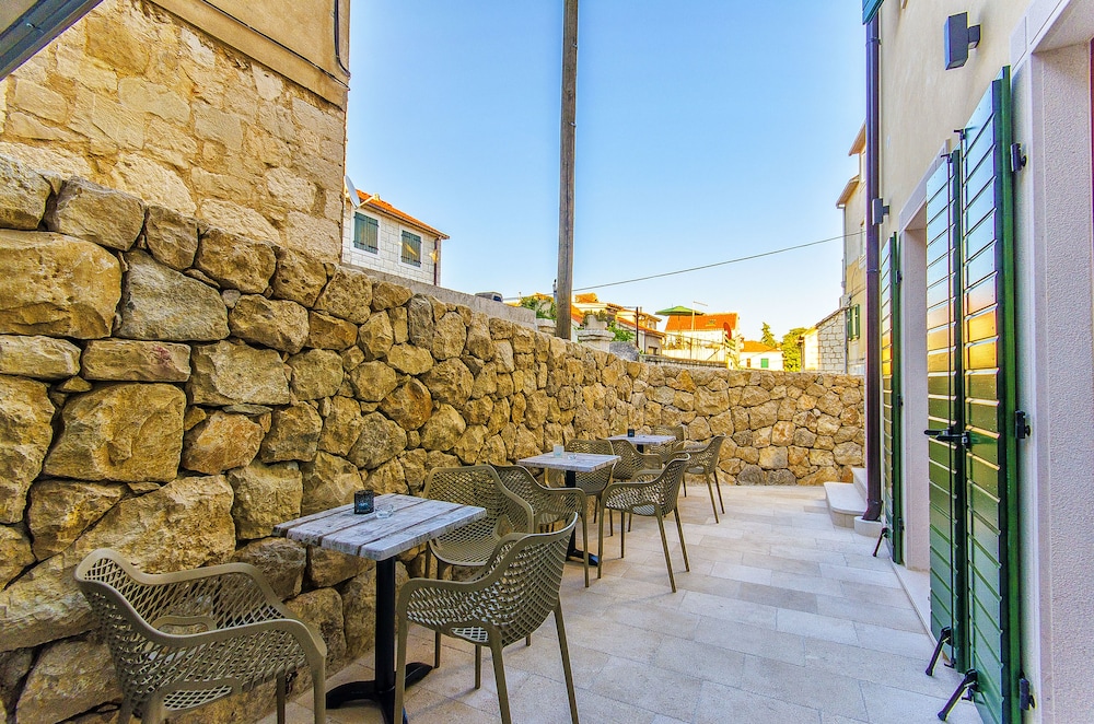 Hostel Dvor 22/44