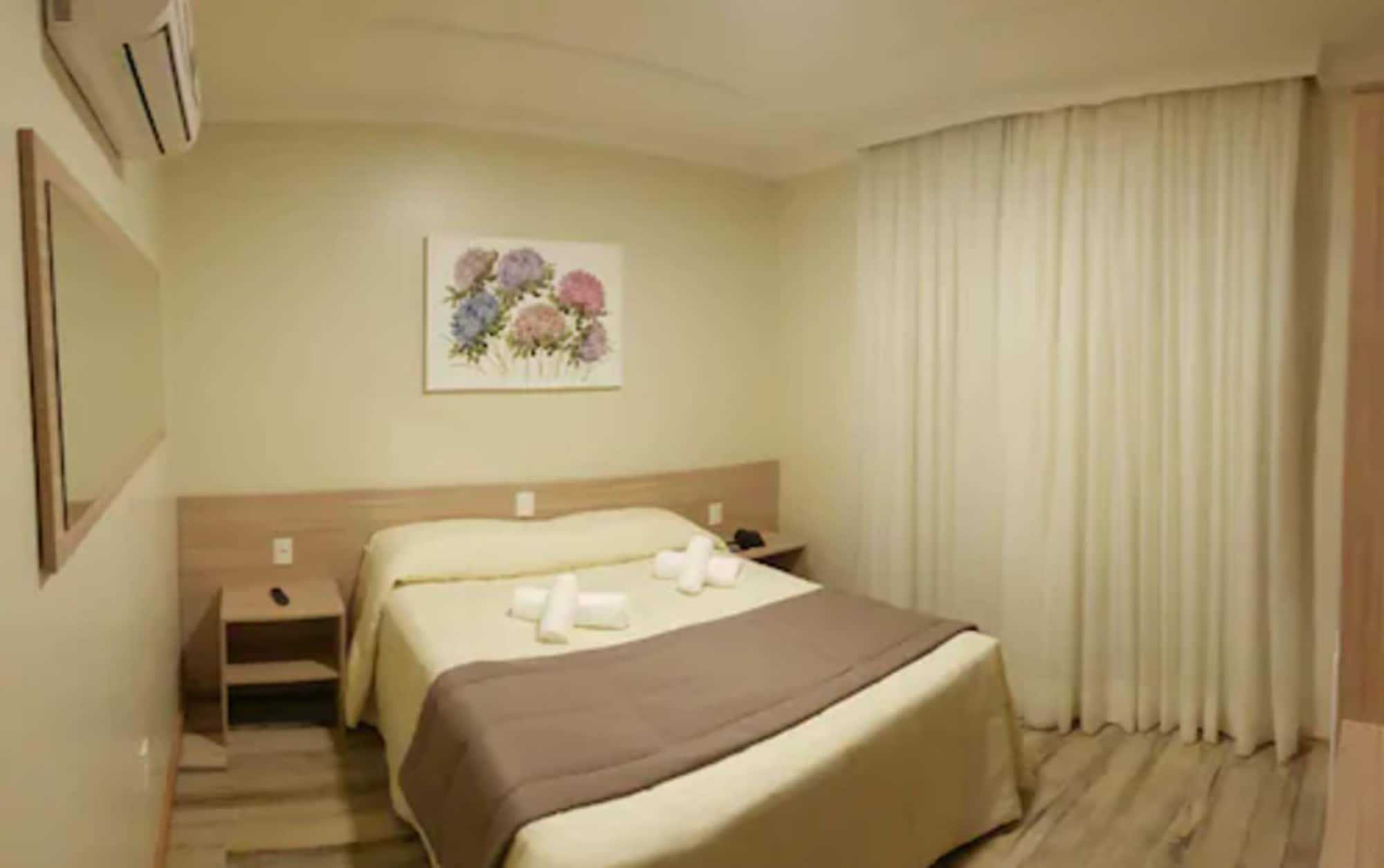 DELUXE, DOUBLE BED