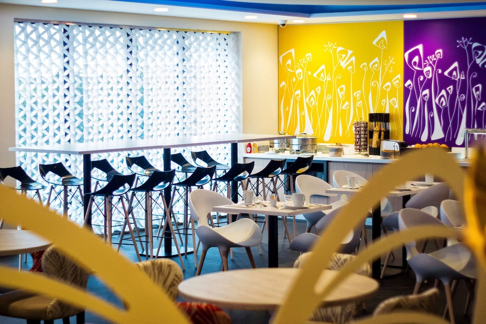 Kyriad Prestige Amiens Poulainville Hotel and SPA 31/40