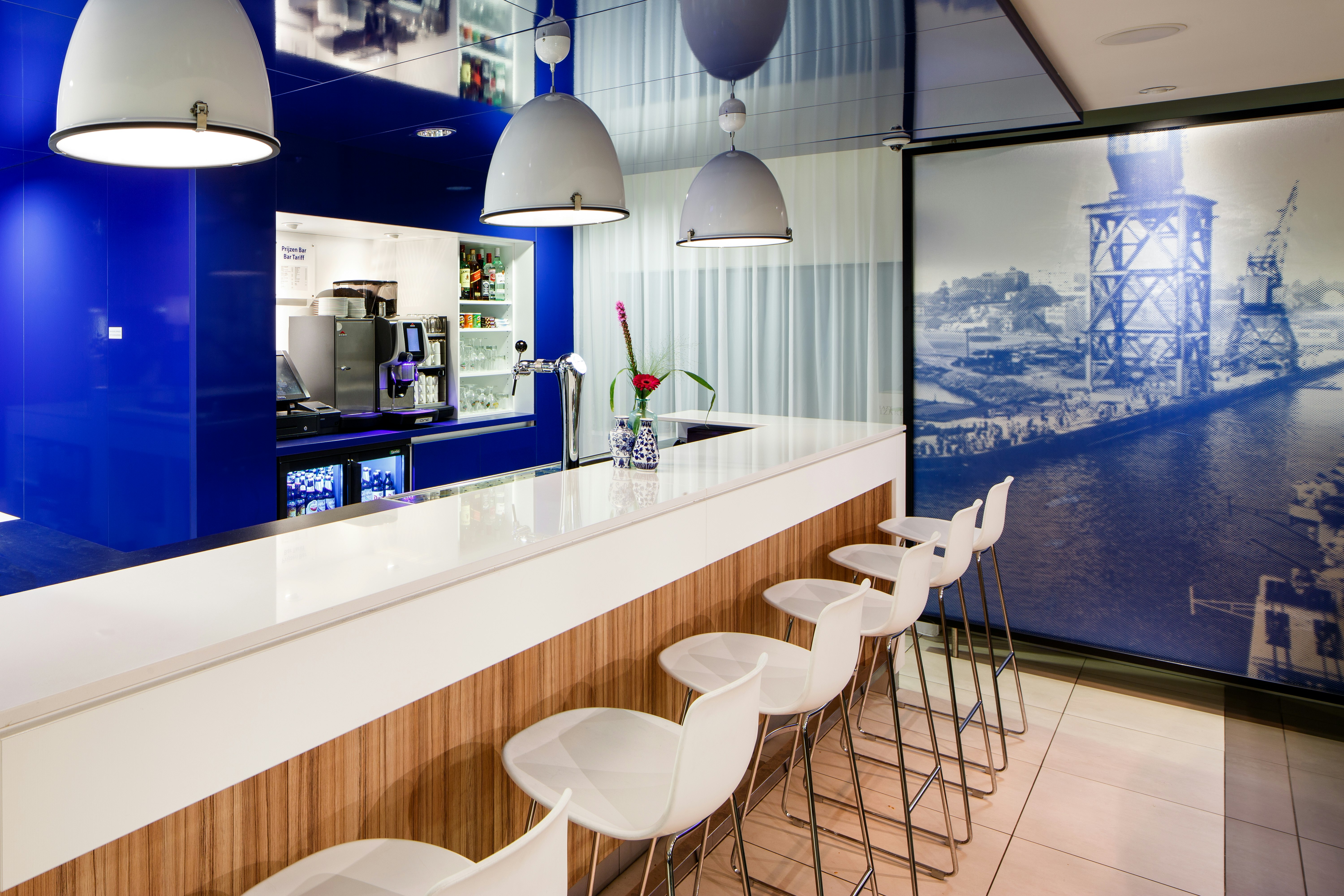 HOLIDAY INN EXPRESS ROTTERDAM - CENTRAL STATION 47/60