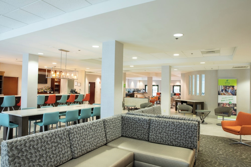 Holiday Inn Hotel And Suites Raleigh Cary I 40 Walnut St 42/68