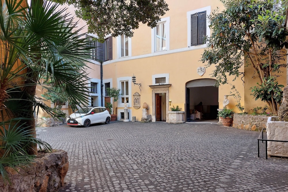 Trevi Rome Suite 37/50