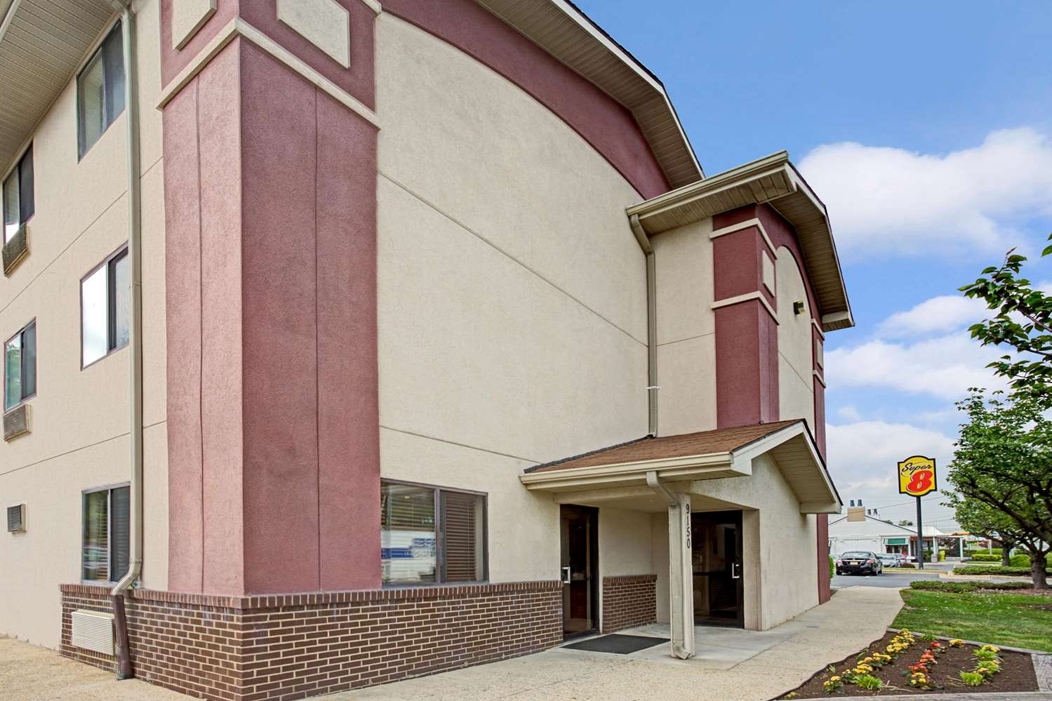 Super 8 By Wyndham College Park Wash Dc Area 6/17